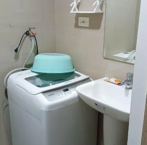Shore D10 Near Mall Of Asia- Airport Apartment Manila