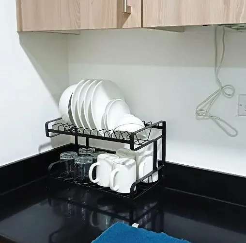 Shore D10 Near Mall Of Asia- Airport Apartment Manila